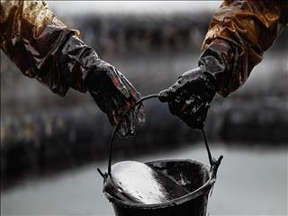 عبور درآمدهای نفتی از مرز 24 میلیارد دلار