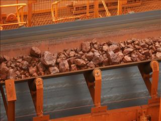سنگ‌آهن در کف قیمت ۱۰ماهه